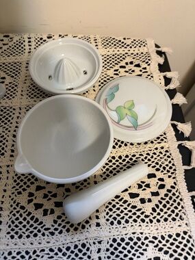 Vintage Toscany collection fine china covered lemon squeezer, mortar & pestle
